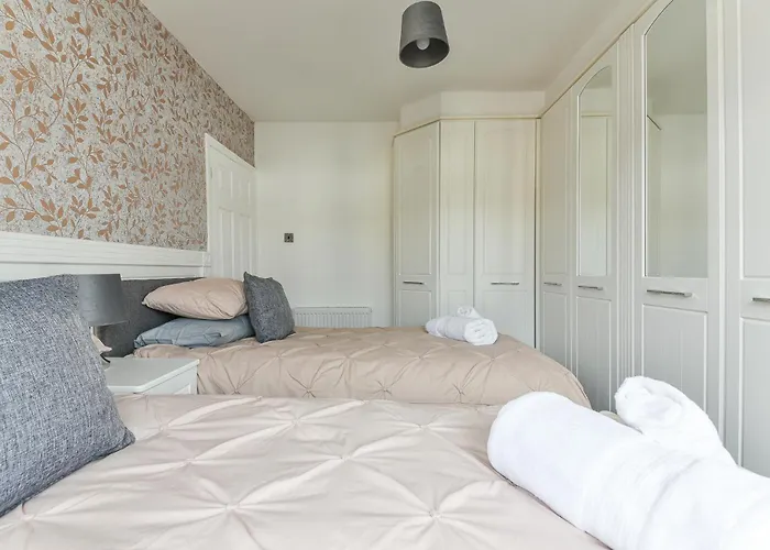 Fabulous 3 Bedroom House Near Black Country Museum Contractors & Families