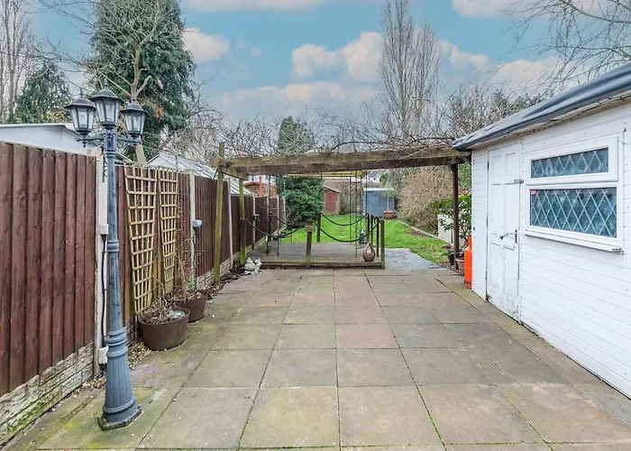 Fabulous 3 Bedroom House Near Black Country Museum Contractors & Families