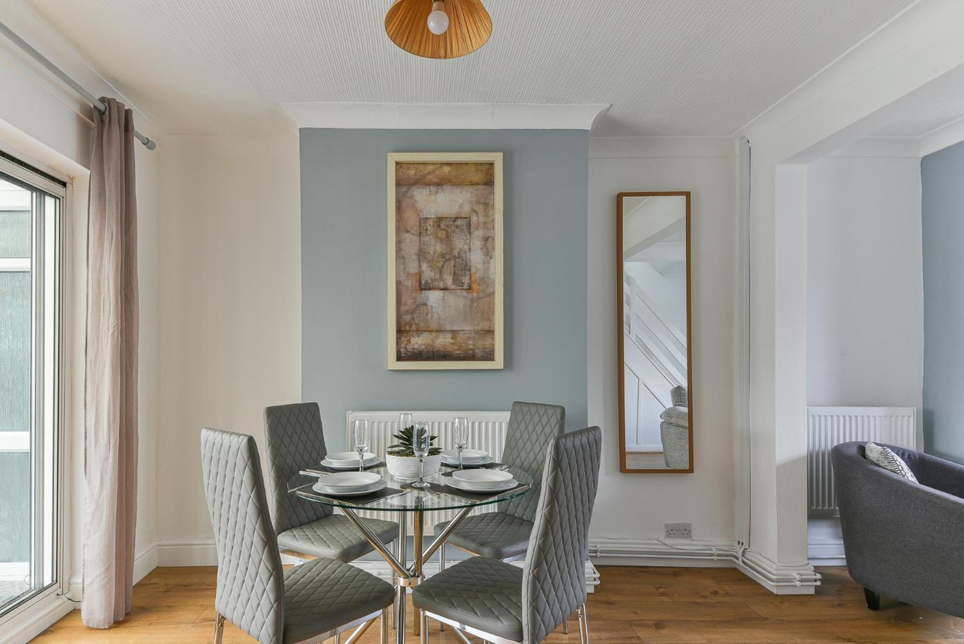 Holiday home Fabulous 3 Bedroom House Near Black Country Museum Contractors & Families
